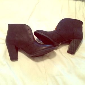 Clark's Indigo desert boots black leather