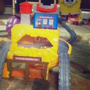 Bundle Sodor mining set, 8 trains, pillow &sandals