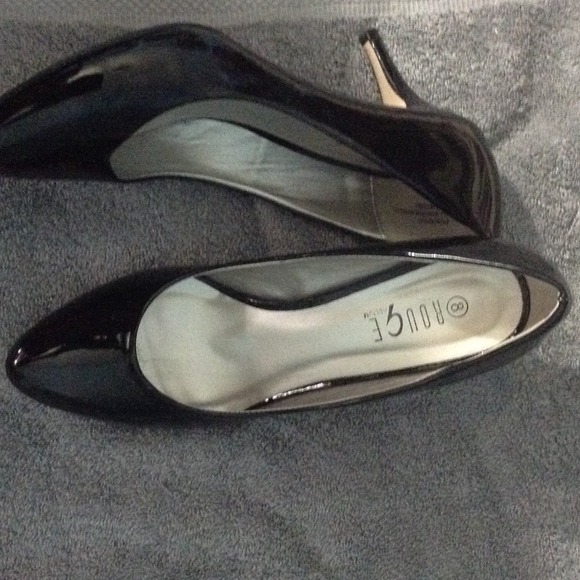 Mid heel plain pump - Picture 3 of 3