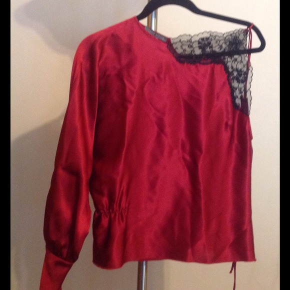 One sleeve silk top - Picture 2 of 3