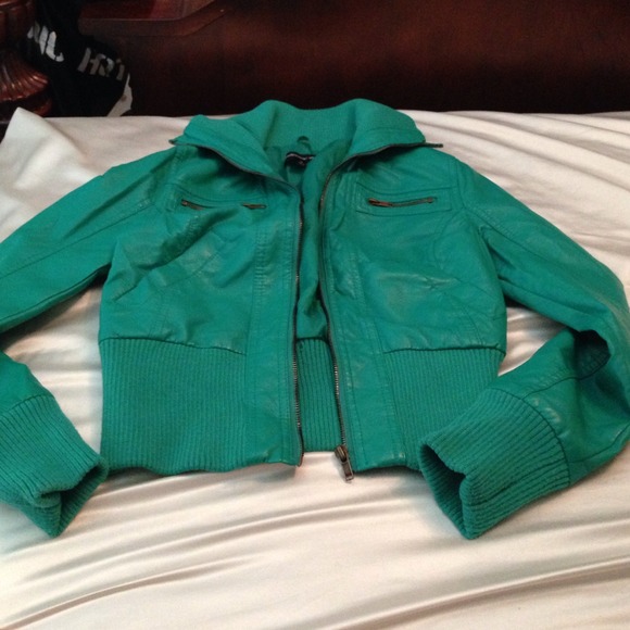 Green  "leather" jacket. - Picture 1 of 2
