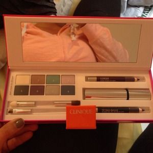 Clinique make up set