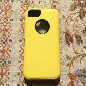 Yellow/black OtterBox for iPhone 5c