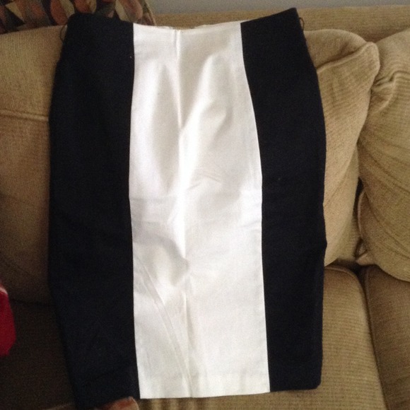 High waisted pencil skirt
