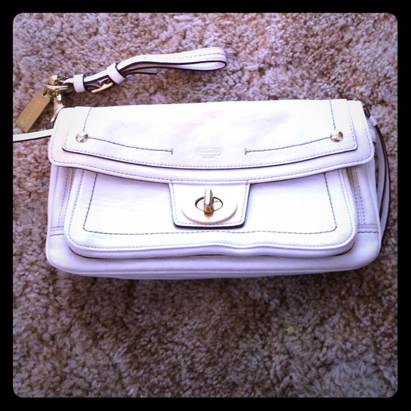 Coach Hamptons Vintage with Violet Clutch