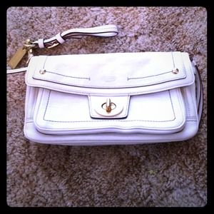 Coach Hamptons Vintage with Violet Clutch