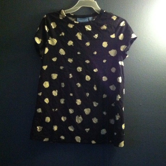 Vera Wang navy blue tee!