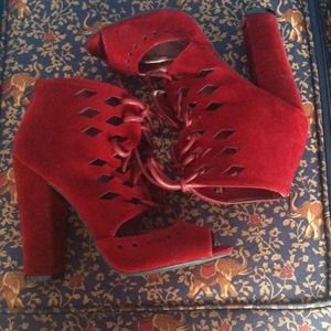 🚫SOLD!!🚫 Red Velvet Heels