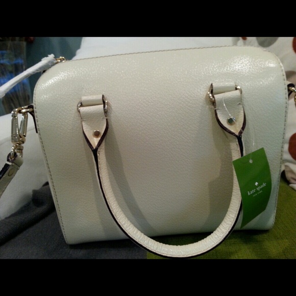 Kate Spade Wellesly - Picture 3 of 4