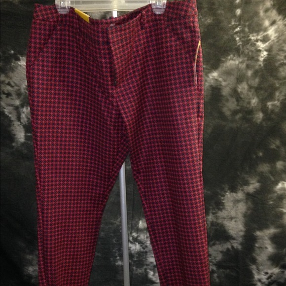Ankle length Classic fit Rubenesque Red Dress pant