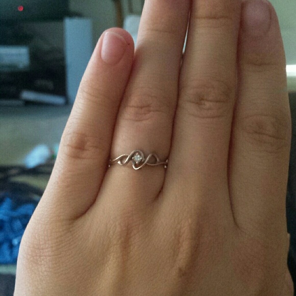 Diamond Ring - Picture 2 of 3