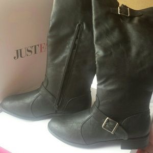 ON HOLD BUNDLE (2) NWT BOOTS