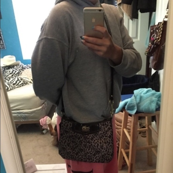 SOLD Authentic coach leopard coach cross body bag - Picture 4 of 4