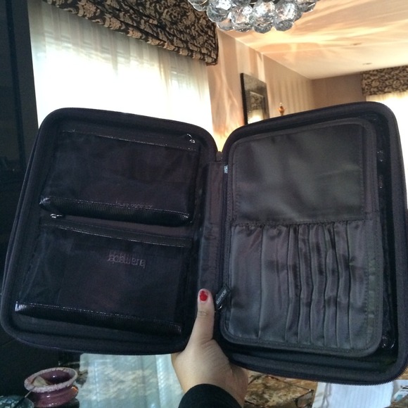 HARD SHELL LAURA MERCIER TRAVEL MAKEUP CASE