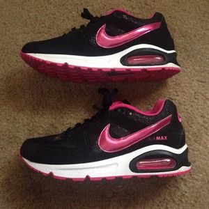 Women's Nike Air Maxes (USED)