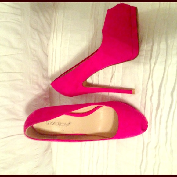 Shoe Dazzle Peep Toes
