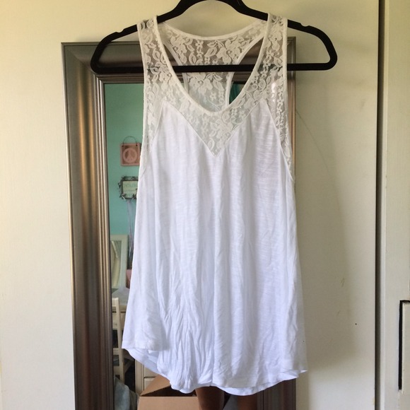 🔴🌸LF lace tank🌸