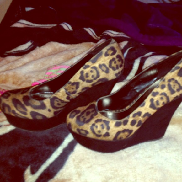 Cheeta print brash wedges.