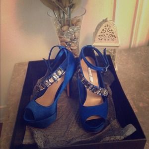 H by Halston heels💙