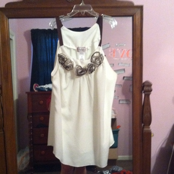 soulmates Tops - Brown and off white floral top