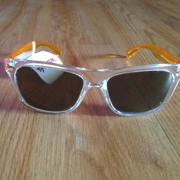 Kenneth Cole REACTION Sunglasses