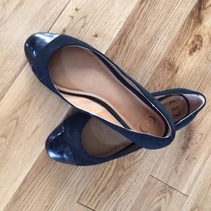Kelsi Dagger black suede cap toe flats