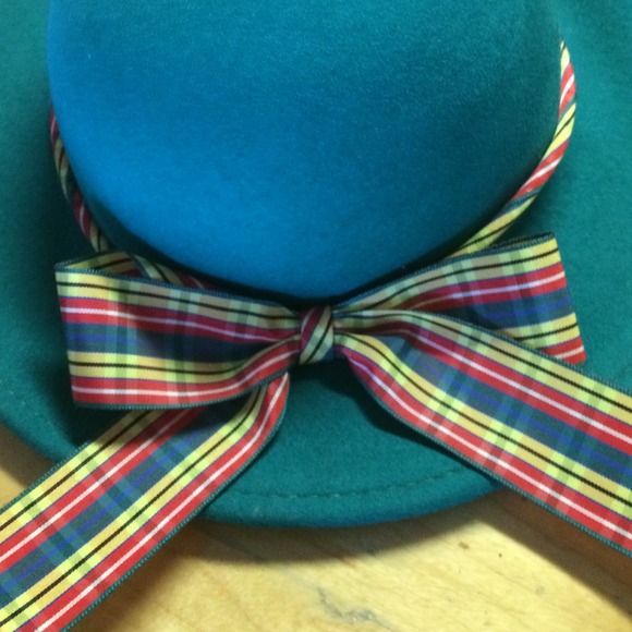 Adorable vintage felt hat with calico ribbon :-) - Picture 3 of 4
