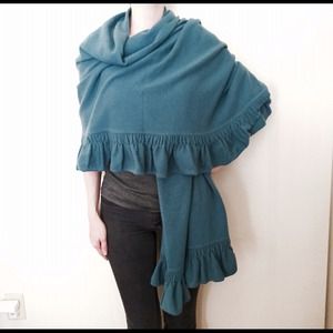 ‼️SALE‼️NWOT: MAGASHONI 100% cashmere ruffle wrap