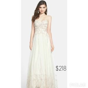 BEAUTIFUL FORMAL/PROM DRESS