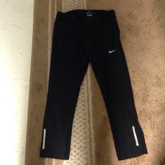Nike Dri Fit Capris - Picture 1 of 4