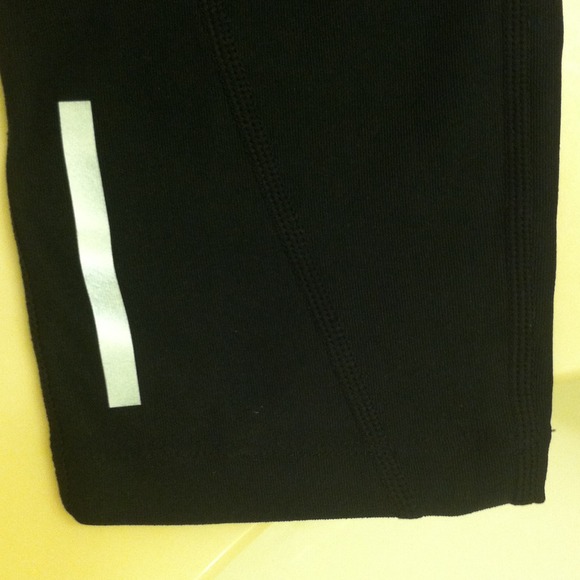 Nike Dri Fit Capris - Picture 4 of 4