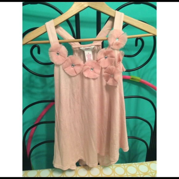 Cute pink shirt !