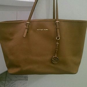 Authentic Michael Kors Jet Set Travel Bag