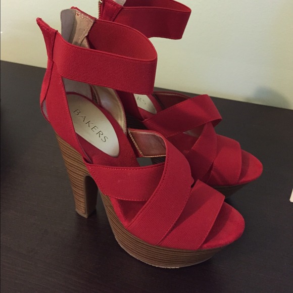 Hot red sandal heel !