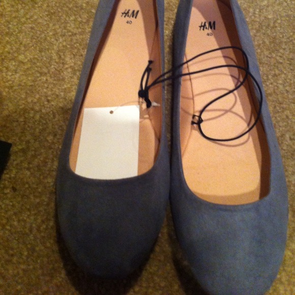H&M flats💟 willing to negotiate on any item