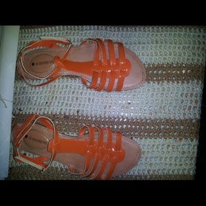 Bundle brown and orange sandals