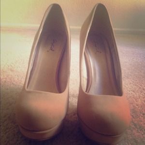 nude heels *LIMITED PRICE OFFER*