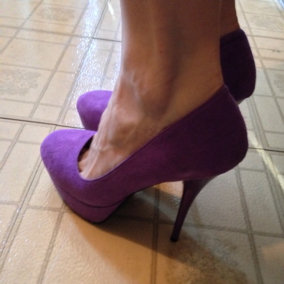 SALE!!πPurple suede high heels - sooooo sexy!! - Picture 3 of 3