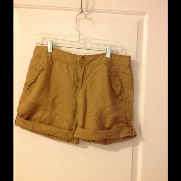 Free People Linen roll up shorts