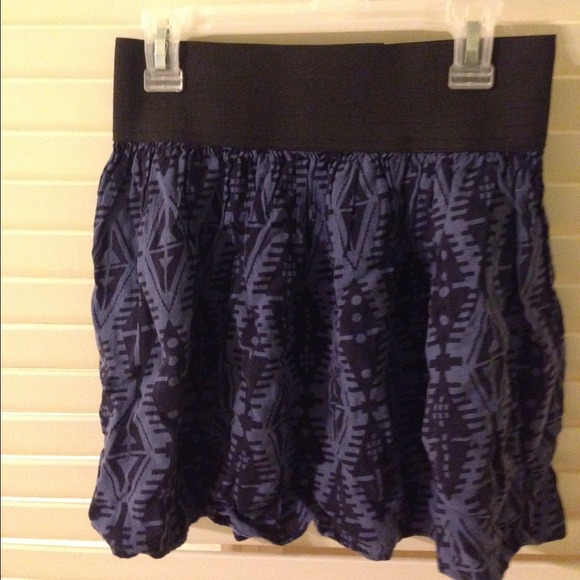 Patterned elastic waist band skirt - Picture 1 of 1