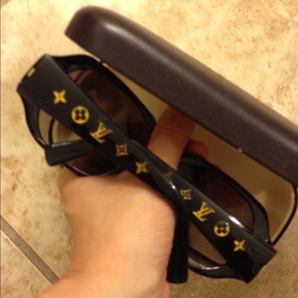 Authentic Louis Vuitton Sunglasses excellent