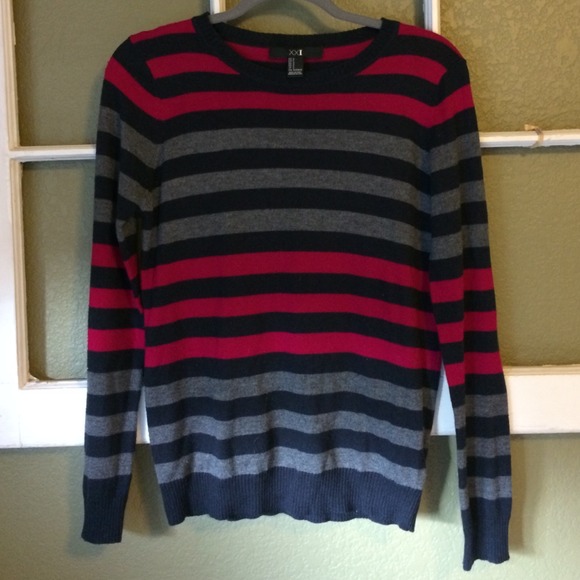 🚫SOLD🚫Striped Forever 21 sweater