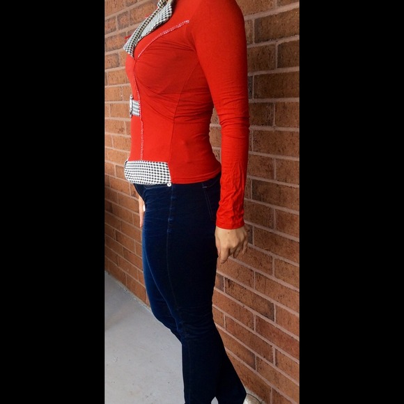 Red Top - Picture 4 of 4