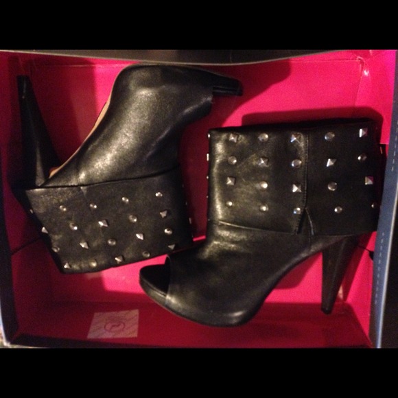 Vince Camuto Black Boots
