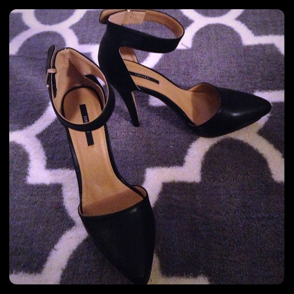 Black pleather platform heels, classy and sexy