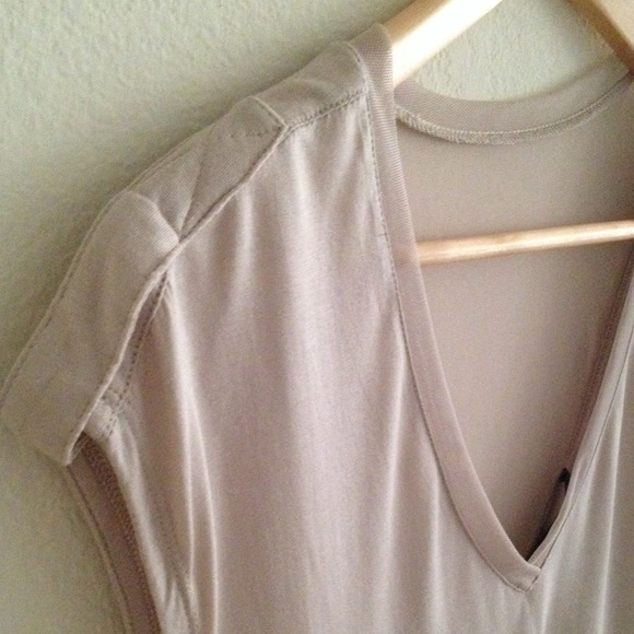 BCBG v neck mesh top - Picture 2 of 4