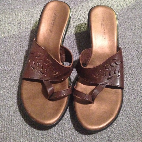 3/$15 SALE Leather wedge sandals