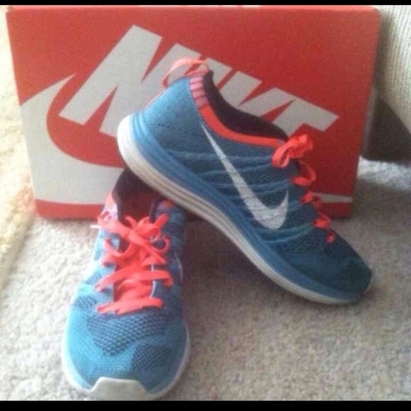Nike Turquoise and Coral Flyknit One