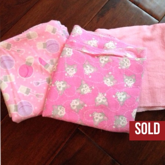 🎁 gifted Lot of 3 girly pink burp cloths