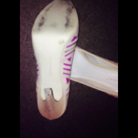 Bcbgeneration Heels/ G by Guess - Picture 3 of 4